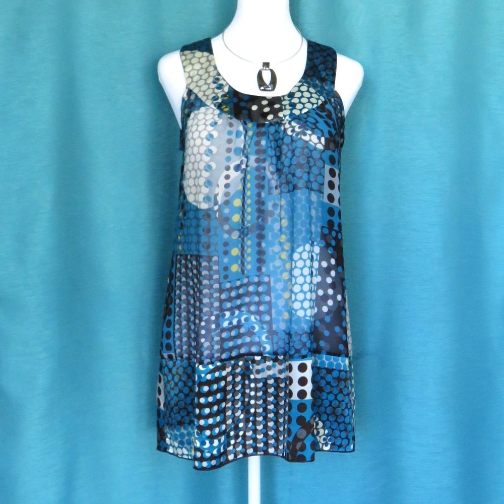 Sleeveless Blue Summer Top with Circle Pattern.........726
